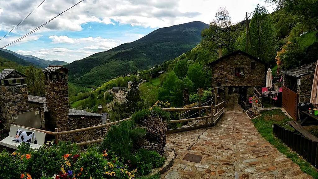 Masia Can Constans Queralbs Exteriör bild